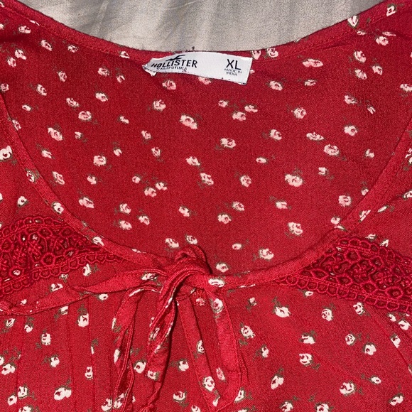 Flowing Hollister Blouse - Picture 4 of 4